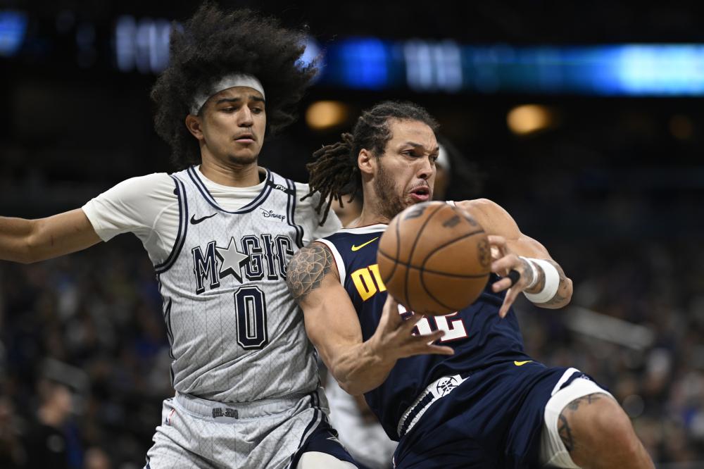 而充满悬念 而充满悬念